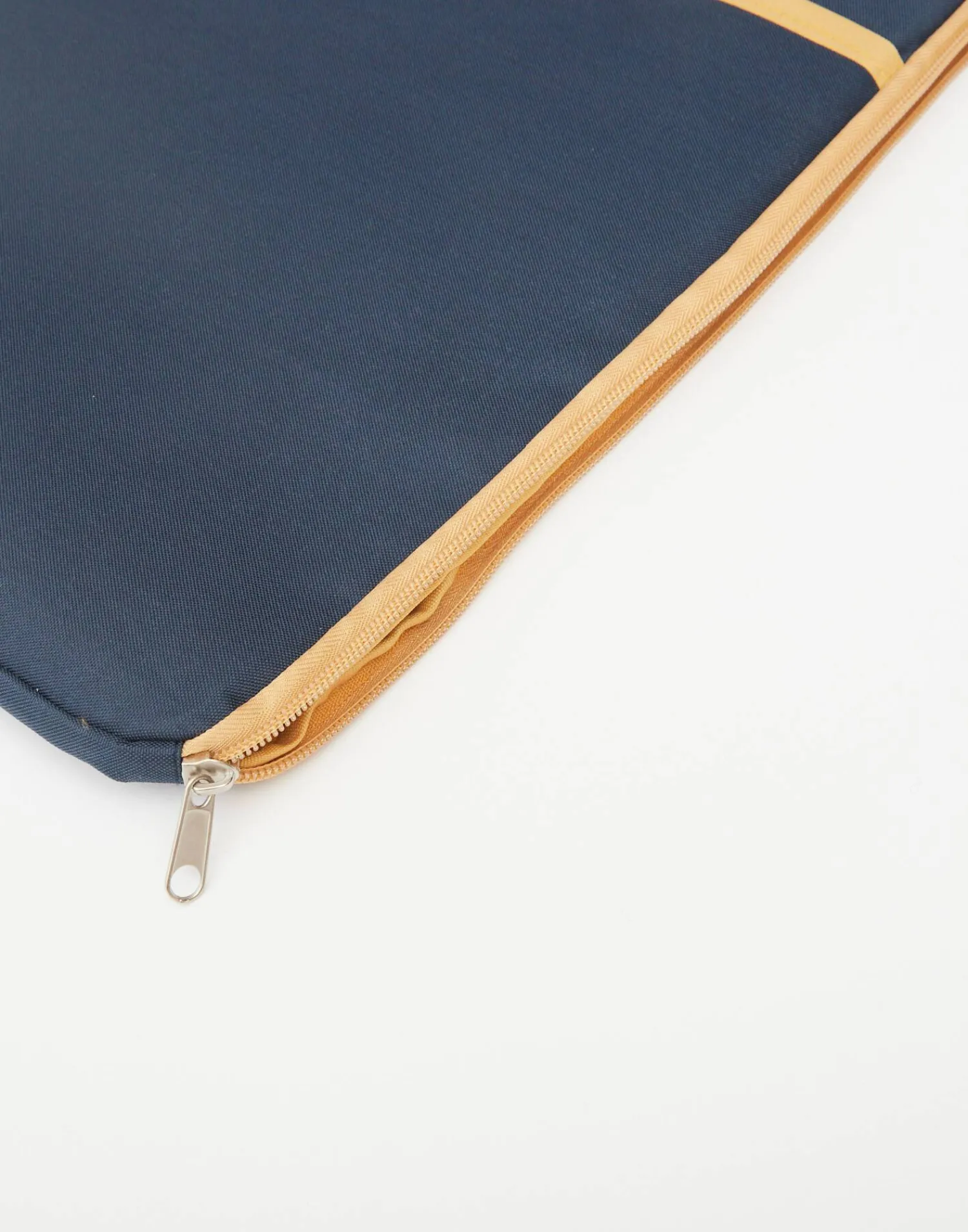 Natura Selection Funda Ordenador 15"
